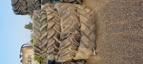 Ruedas completas 18.4 R38 + 12.4 R28