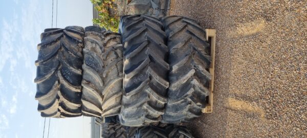 Ruedas completas 600/65 R38 + 540/65 R24